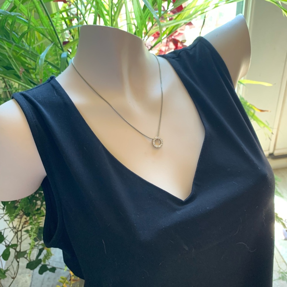 GOLD TONE CIRCULAR RHINESTONE DROP | Gold Tone Serpentine Chain Necklace